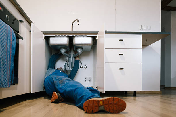 Professional Plumbing technician working in White Oak, MS